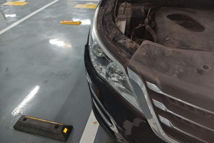 Used Baojun 560 2015 1.8L manual luxury version Right Front Headlight