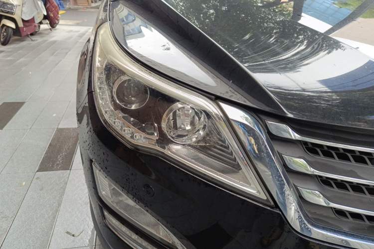Used Baojun 560 2015 1.8L manual luxury version Right Front Headlight