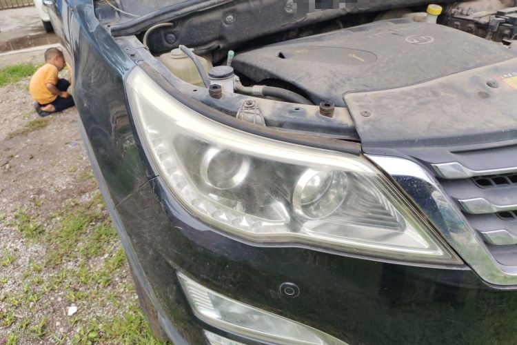 Used Baojun 560 2015 1.8L manual luxury version Right Front Headlight