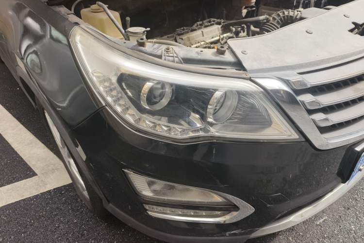 Used Baojun 560 2015 1.8L manual Comfort trim level Right Front Headlight