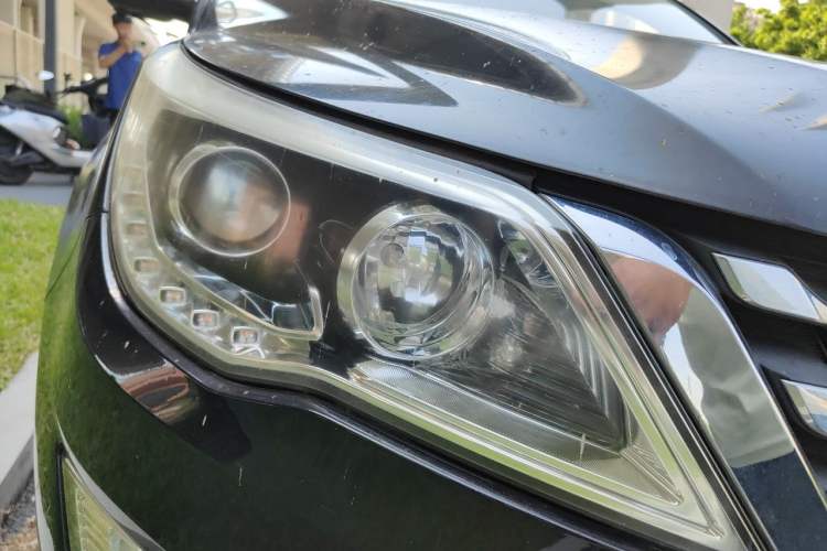 Used Baojun 560 2015 1.8L Manual Elite Edition Right Front Headlight