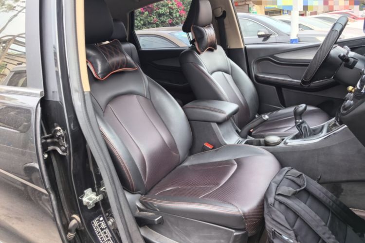 Used Baojun 560 2015 1.8L manual luxury version Right Front Seat