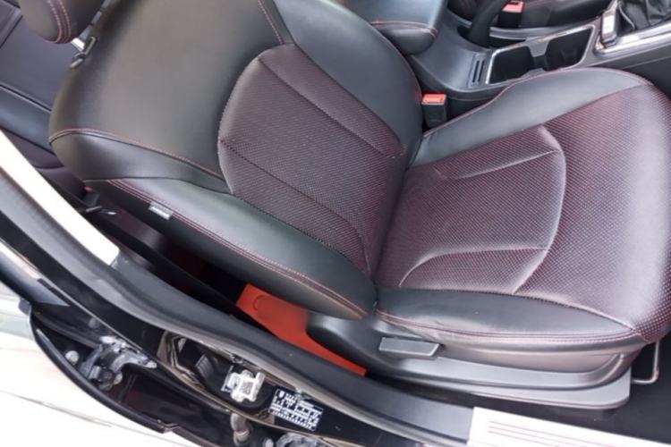 Used Baojun 560 2015 1.8L manual luxury version Right Front Seat