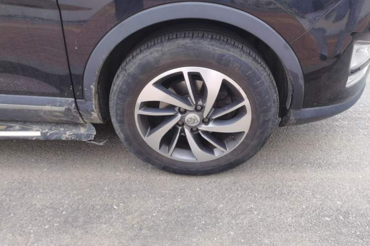Used Baojun 560 2015 1.8L manual luxury version Right Front Wheel Hub