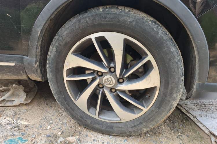 Used Baojun 560 2015 1.8L manual luxury version Right Front Wheel Hub