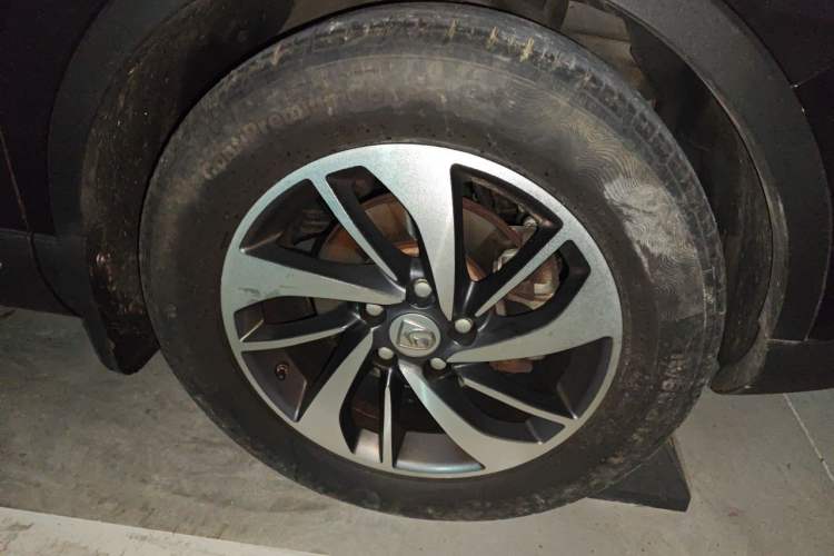 Used Baojun 560 2015 1.8L manual luxury version Right Front Wheel Hub