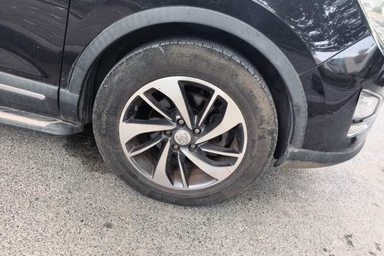 Used Baojun 560 2015 1.8L manual luxury version Right Front Wheel Hub