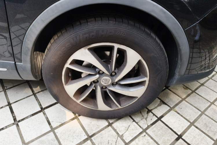 Used Baojun 560 2015 1.8L manual luxury version Right Front Wheel Hub