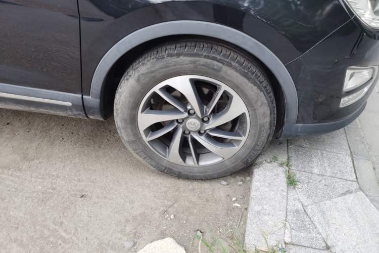 Used Baojun 560 2015 1.8L manual luxury version Right Front Wheel Hub