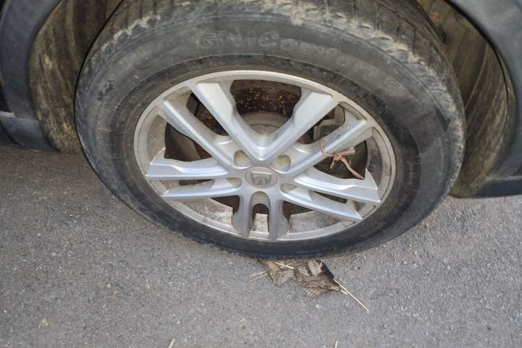 Used Baojun 560 2015 1.8L manual Comfort trim level Right Front Wheel Hub