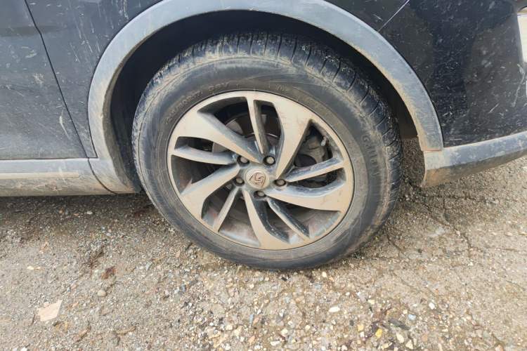 Used Baojun 560 2015 1.8L manual luxury version Right Front Wheel Hub