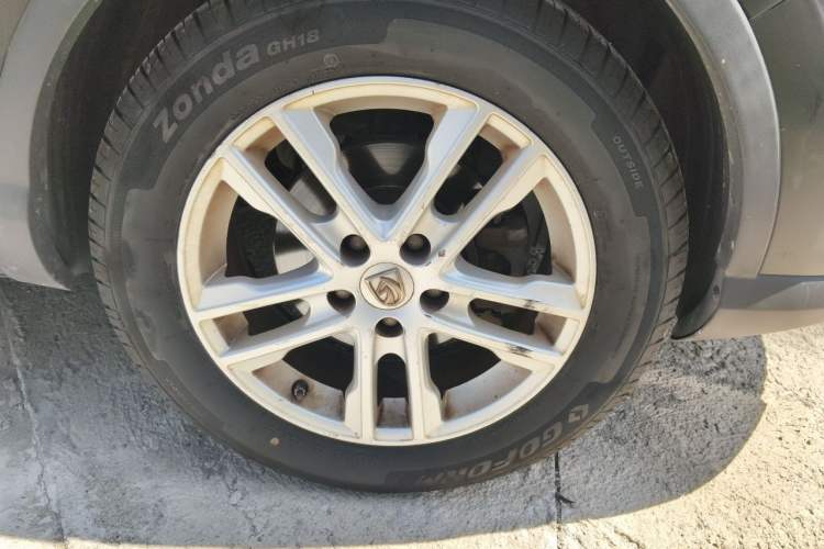Used Baojun 560 2015 1.8L Manual Elite Edition Right Front Wheel Hub