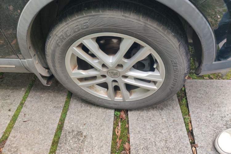 Used Baojun 560 2015 1.8L Manual Elite Edition Right Front Wheel Hub