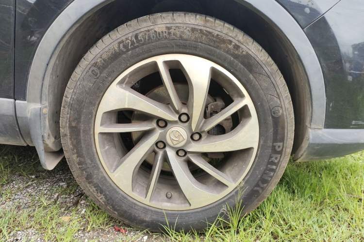 Used Baojun 560 2015 1.8L manual luxury version Right Front Wheel Hub