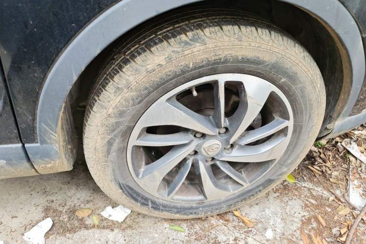 Used Baojun 560 2015 1.8L manual luxury version Right Front Wheel Hub