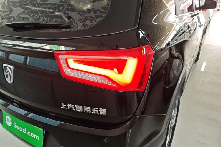 Used Baojun 560 2015 1.8L manual luxury version Right Rear Taillight