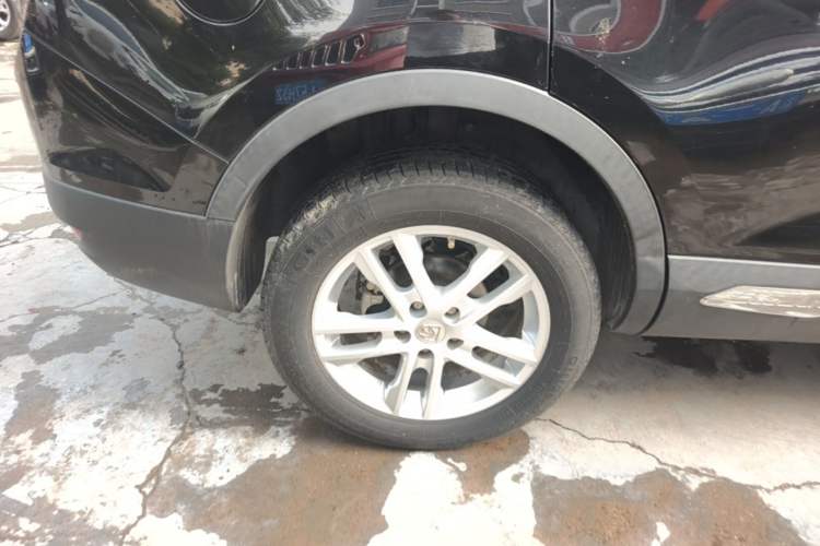 Used Baojun 560 2015 1.8L manual Comfort trim level Right Rear Wheel Hub