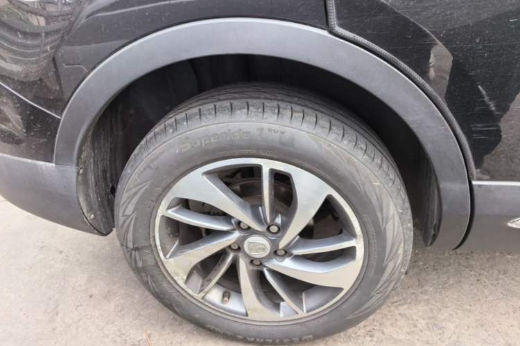 Used Baojun 560 2015 1.8L manual luxury version Right Rear Wheel Hub