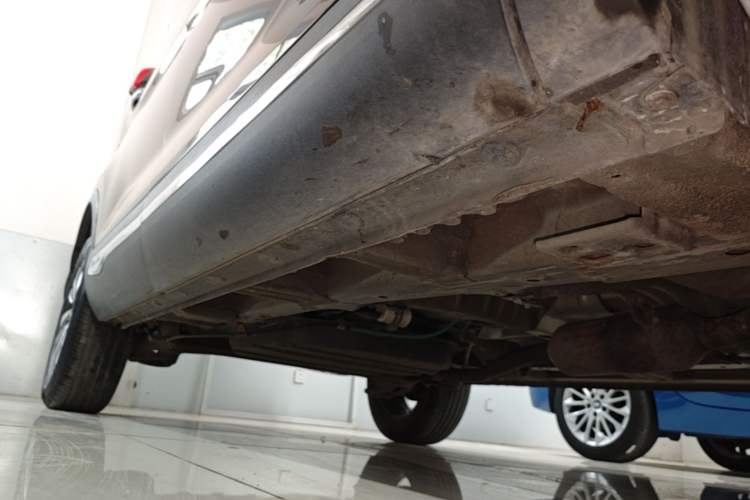 Used Baojun 560 2015 1.8L manual luxury version Right Side Sill