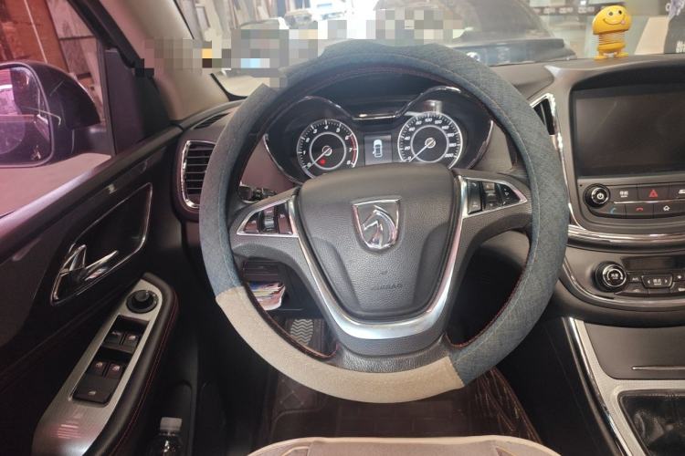 Used Baojun 560 2015 1.8L manual luxury version Steering Wheel