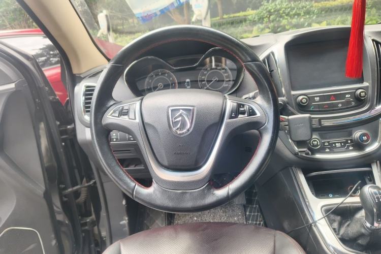 Used Baojun 560 2015 1.8L manual luxury version Steering Wheel