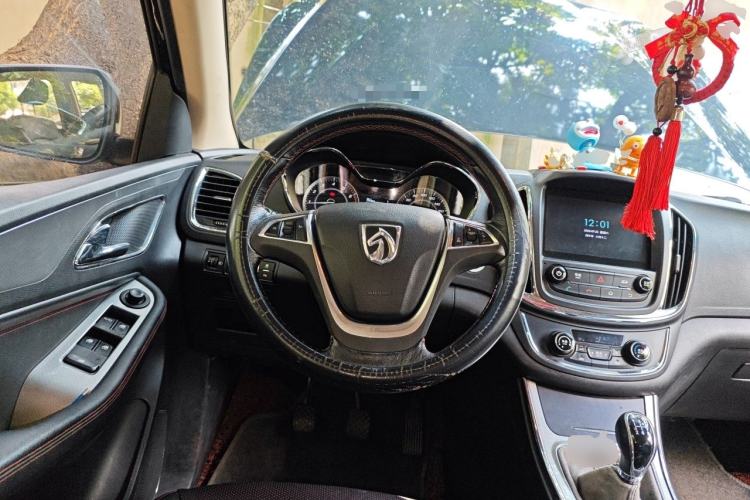 Used Baojun 560 2015 1.8L manual luxury version Steering Wheel