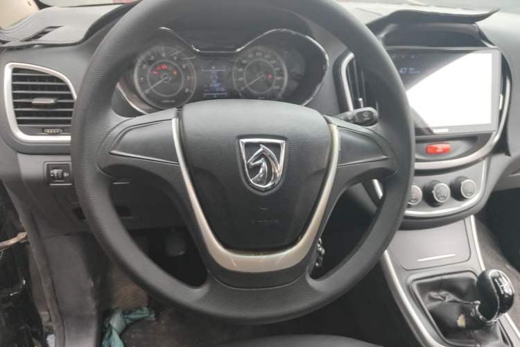 Used Baojun 560 2015 1.8L manual Comfort trim level Steering Wheel