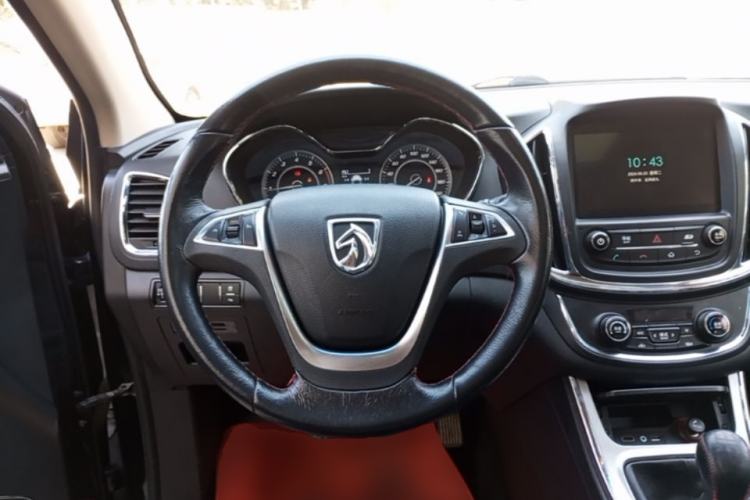 Used Baojun 560 2015 1.8L manual luxury version Steering Wheel