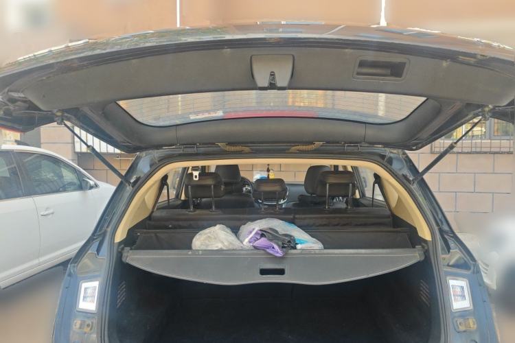 Used Baojun 560 2015 1.8L manual luxury version Trunk