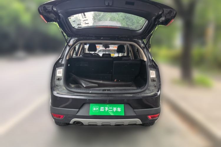 Used Baojun 560 2015 1.8L manual luxury version Trunk