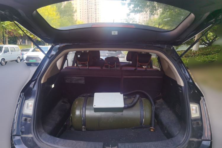 Used Baojun 560 2015 1.8L manual Comfort trim level Trunk