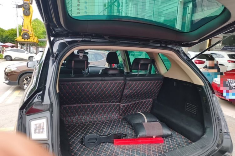 Used Baojun 560 2015 1.8L manual luxury version Trunk