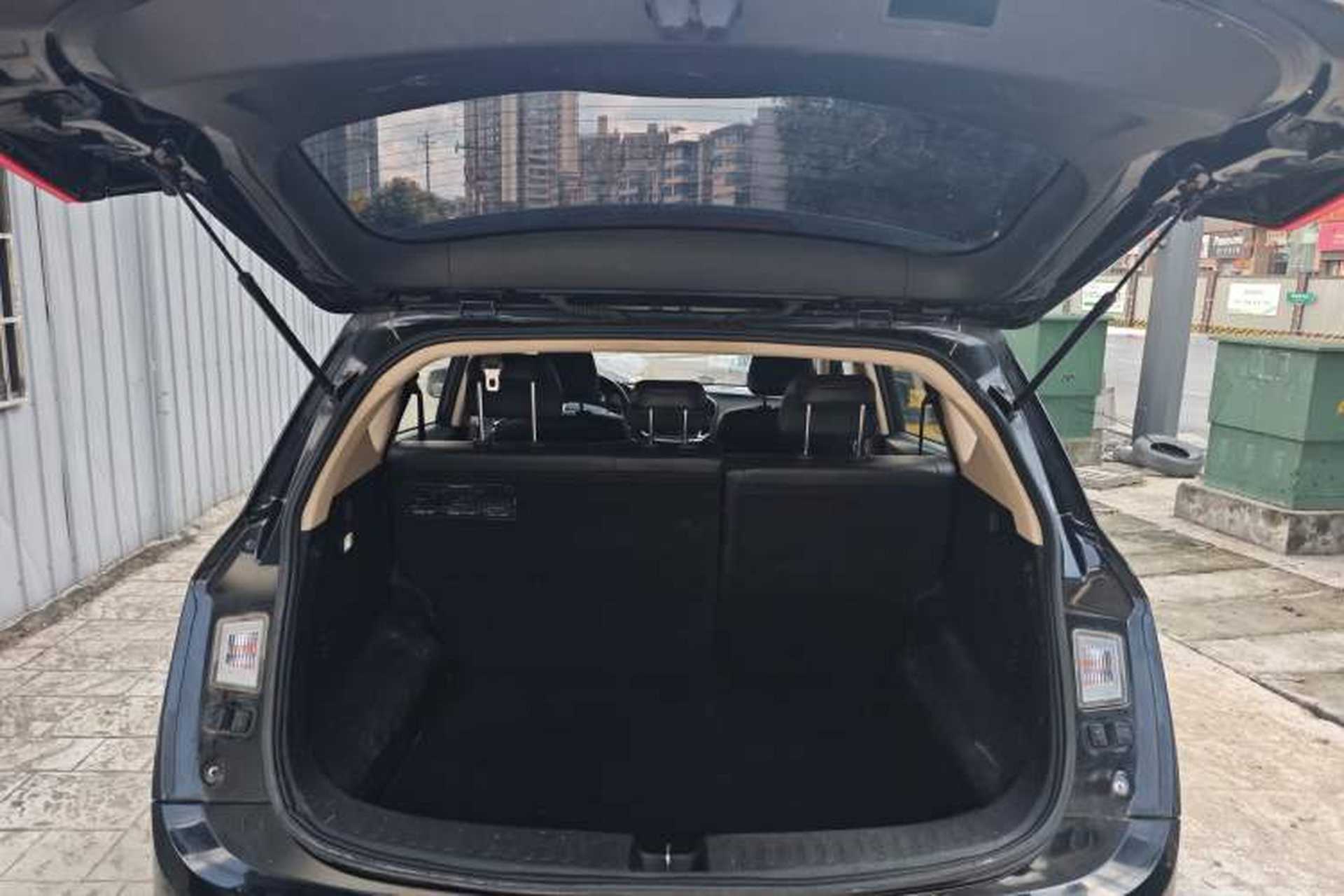 Used Baojun 560 2015 1.8L manual luxury version Trunk