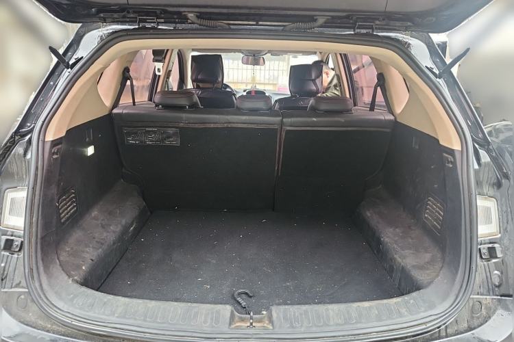 Used Baojun 560 2015 1.8L manual luxury version Trunk