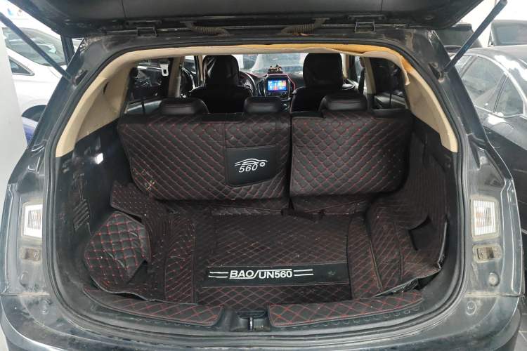 Used Baojun 560 2015 1.8L manual luxury version Trunk