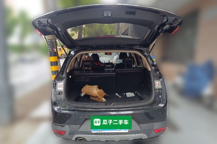 Used Baojun 560 2015 1.8L manual luxury version Trunk