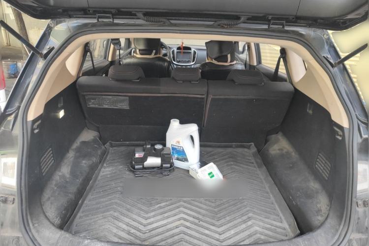 Used Baojun 560 2015 1.8L manual Comfort trim level Trunk