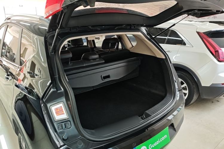 Used Baojun 560 2015 1.8L manual luxury version Trunk