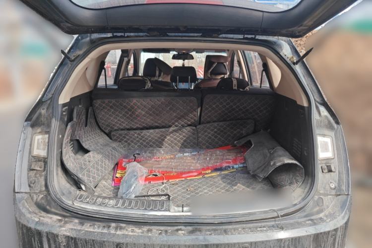 Used Baojun 560 2015 1.8L manual Comfort trim level Trunk