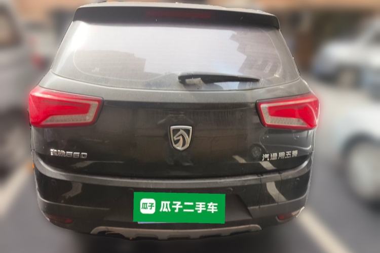 Used Baojun 560 2015 1.8L manual Comfort trim level Trunk