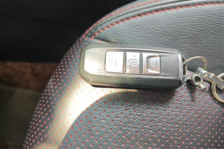 Used Baojun 560 2015 1.8L manual luxury version Vehicle Key