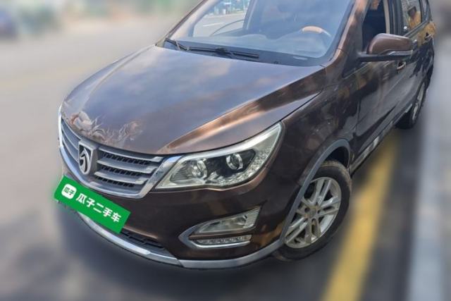 Used Baojun 560 2015 1.8L manual Comfort trim level