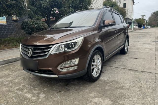 Used Baojun 560 2015 1.8L manual Comfort trim level