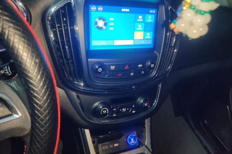 Used Baojun 560 2015 1.8L manual luxury version Audio And AC Panel