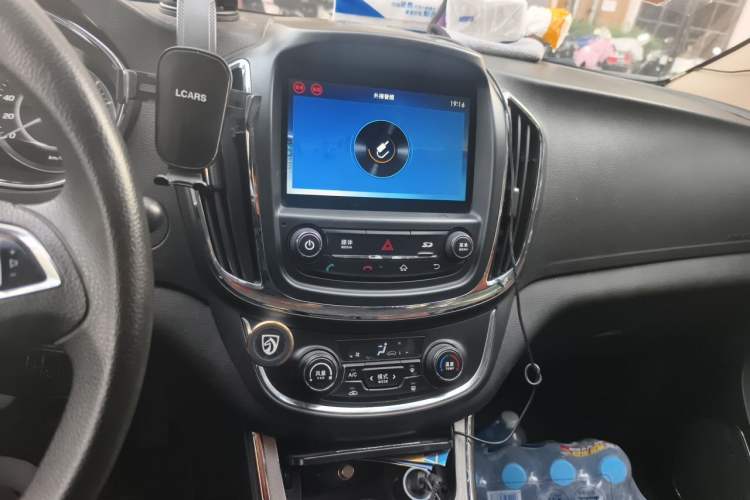 Used Baojun 560 2015 1.8L Manual Elite Edition Audio And AC Panel