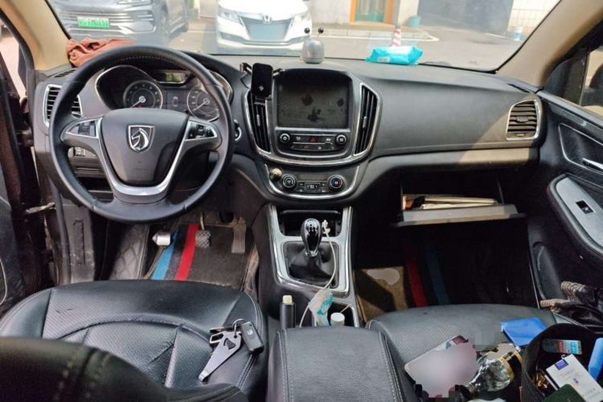Used Baojun 560 2015 1.8L manual luxury version Center Console