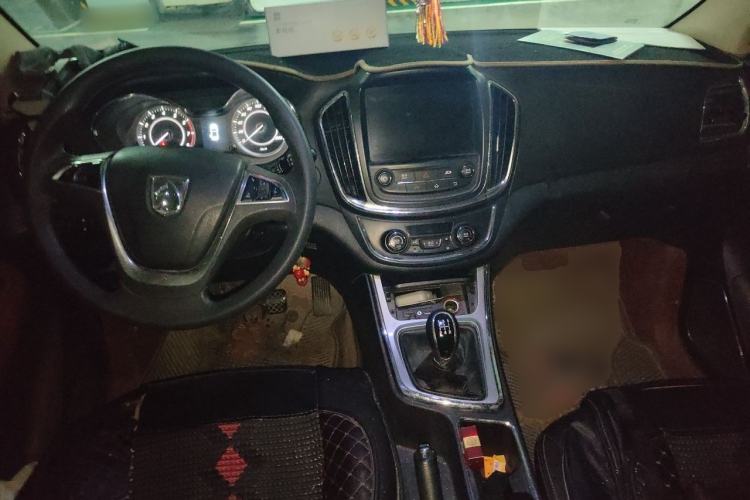 Used Baojun 560 2015 1.8L Manual Elite Edition Center Console