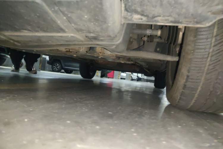 Used Baojun 560 2015 1.8L manual luxury version Chassis Front Left