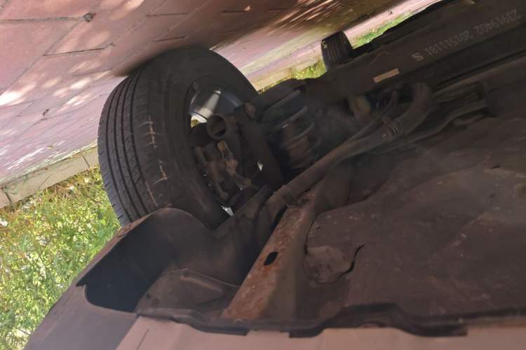 Used Baojun 560 2015 1.8L manual luxury version Chassis Rear Right