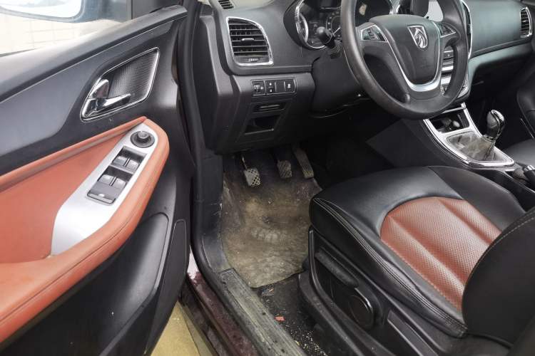 Used Baojun 560 2015 1.8L Manual Elite Edition Driver Seat